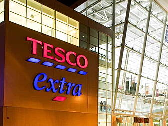 Tesco to stop selling sweets a...